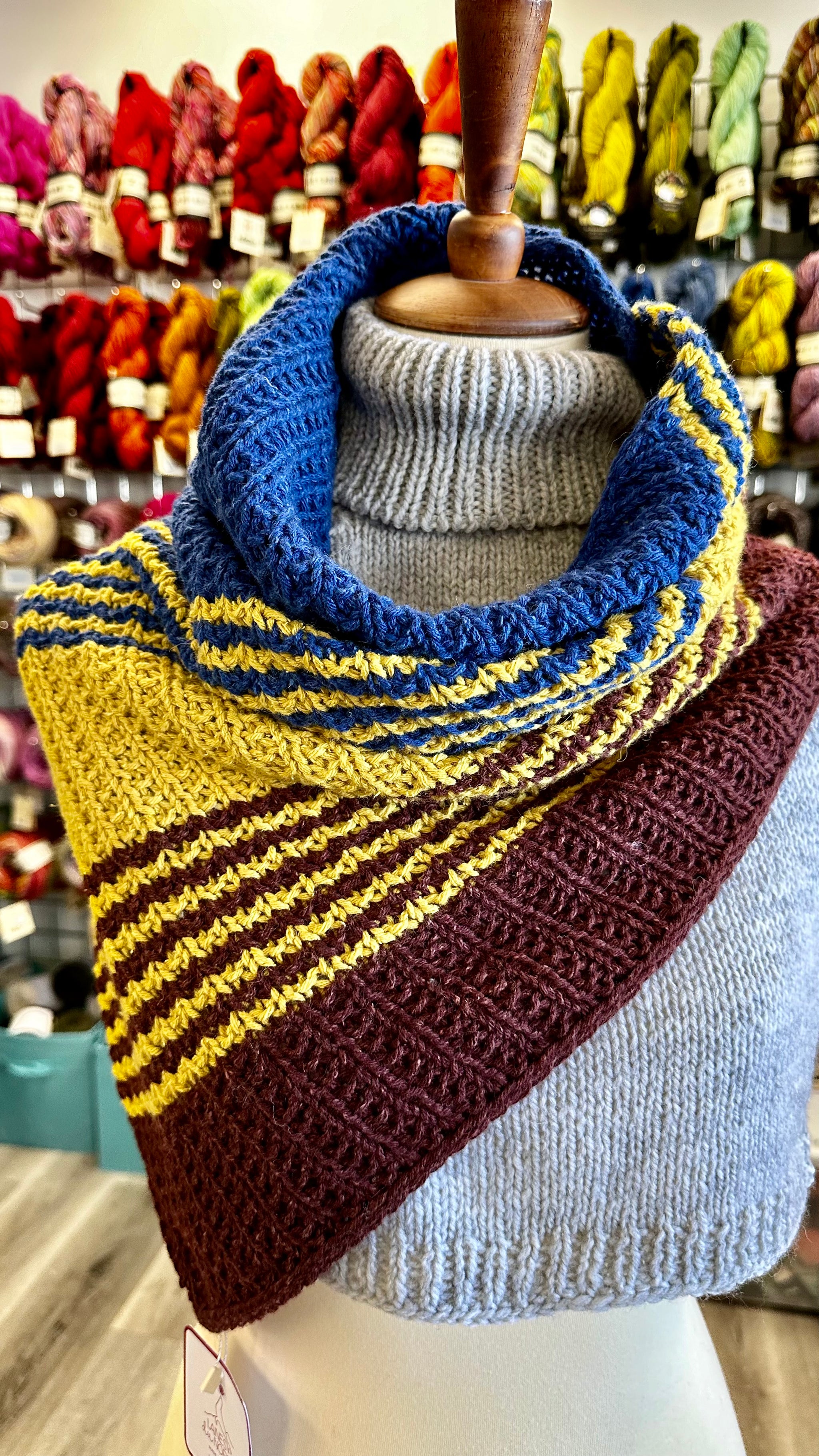 ROCKY SHORES COWL - ADVENTURE BOUND UNsubscription BOX - FEBRUARY