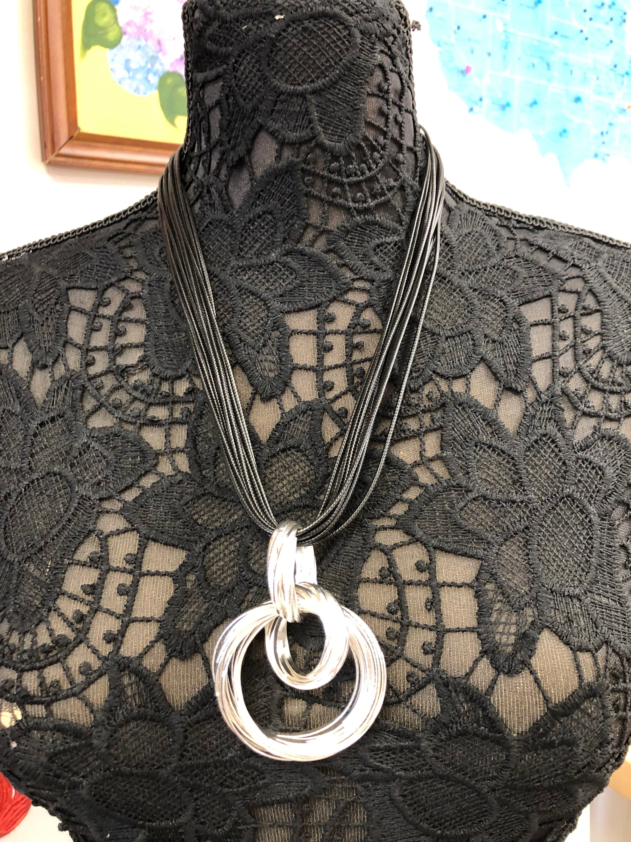 TRIPLE RINGS SILVERTONE