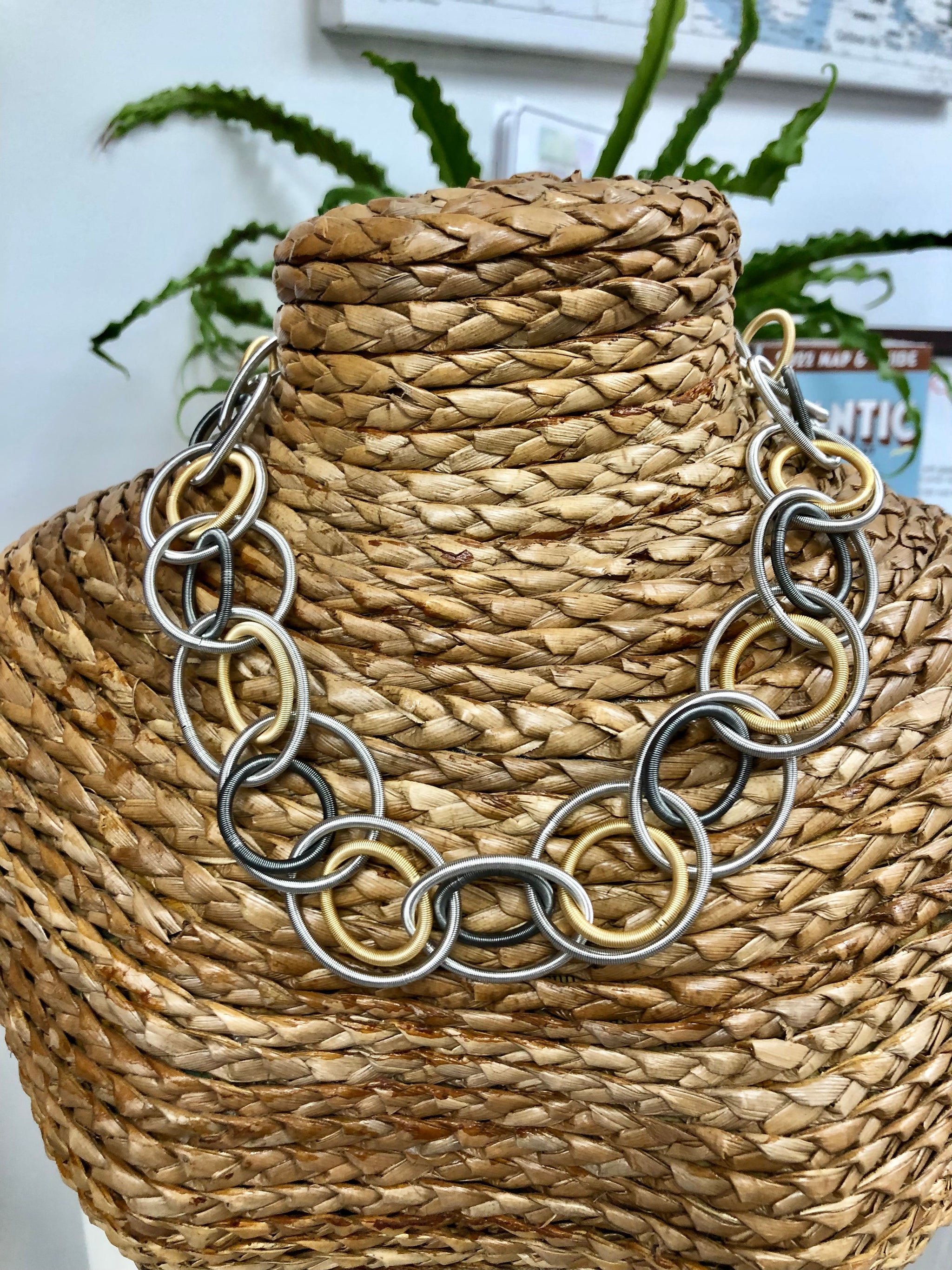 L5K Multi short loop necklace with magnetic closure