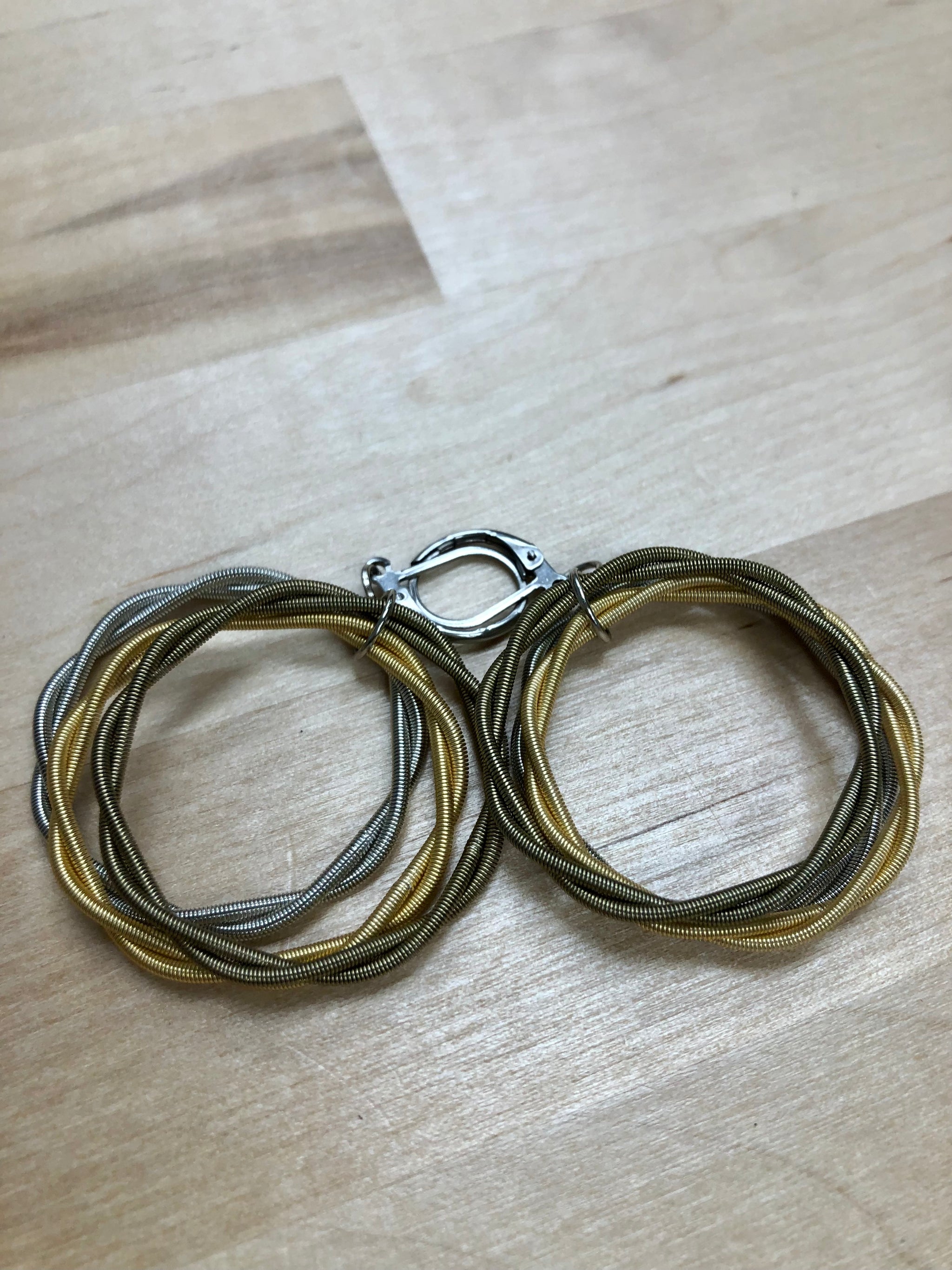 L9KE - Multi loop twist earrings