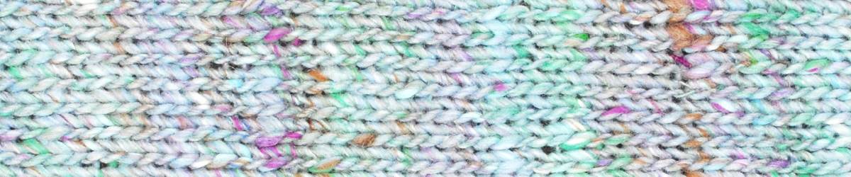 SHIFTING SANDS SHAWL KIT & TIMELESS NORO BOOKLET