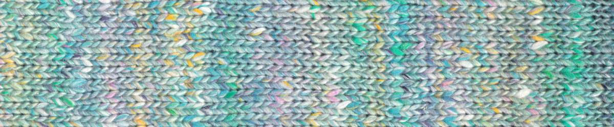 SHIFTING SANDS SHAWL KIT & TIMELESS NORO BOOKLET