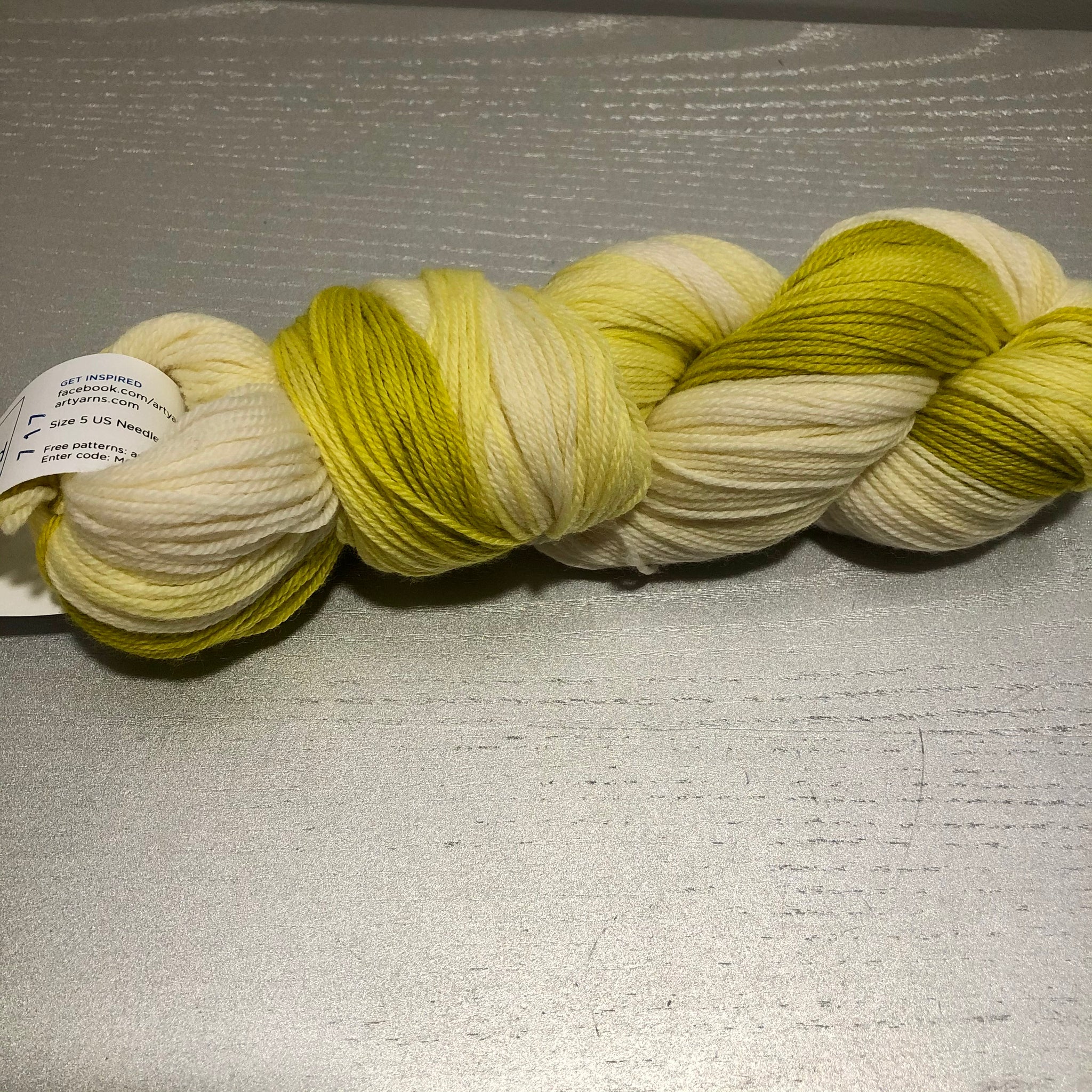Chartreuse/White 717