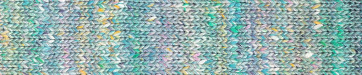 SHIFTING SANDS SHAWL KIT & TIMELESS NORO BOOKLET