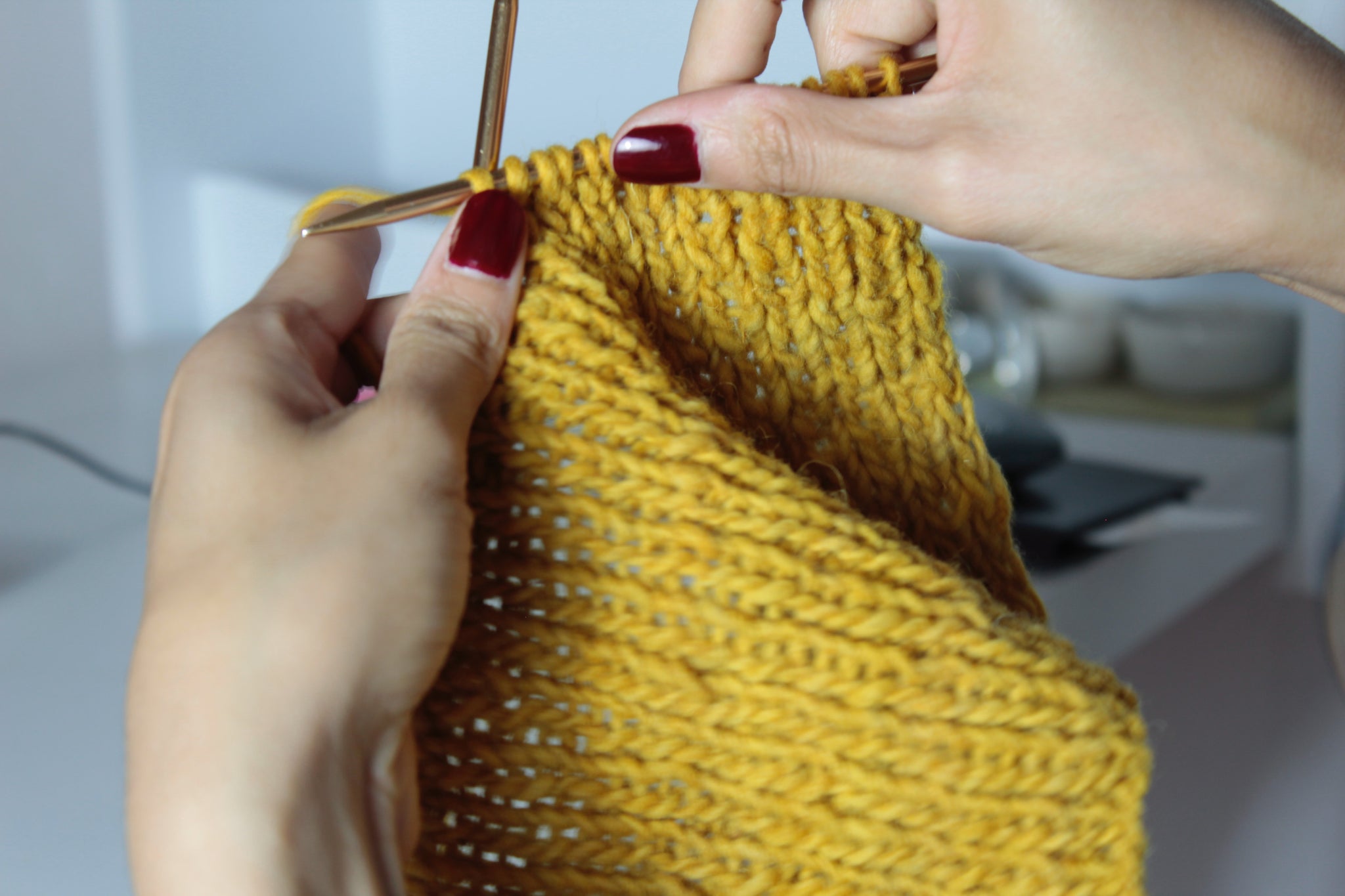 LEARN TO KNIT AT KnittyGrittyYarnGirl